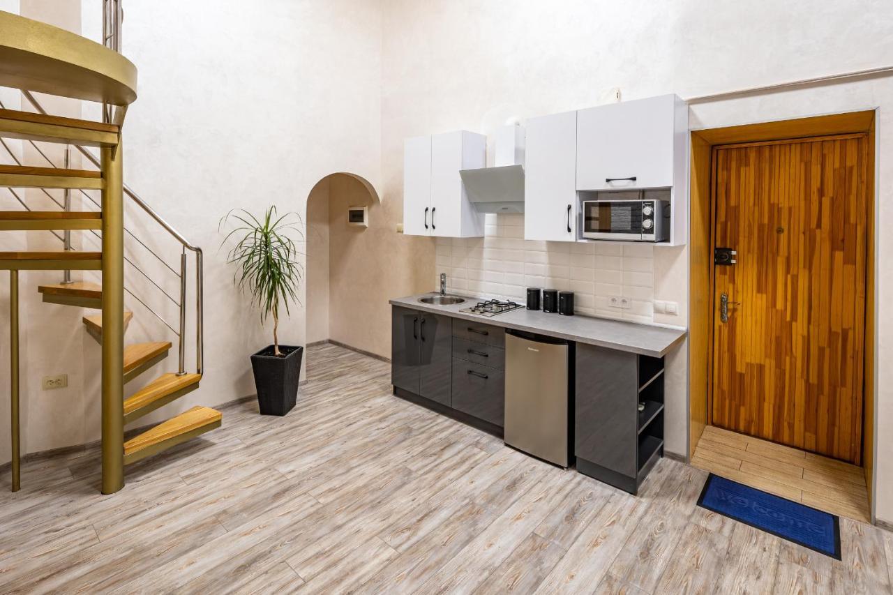 Apartment on Kovzhuna street Lviv Bagian luar foto